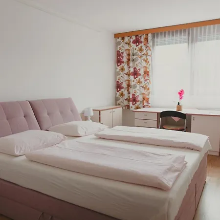 Sommerhotel Karwendel מלון 3*