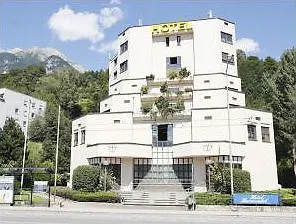 Sommerhotel Karwendel מלון