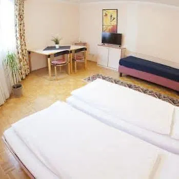 מלון Sommerhotel Karwendel אינסברוק