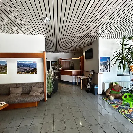 מלון Sommerhotel Karwendel אינסברוק