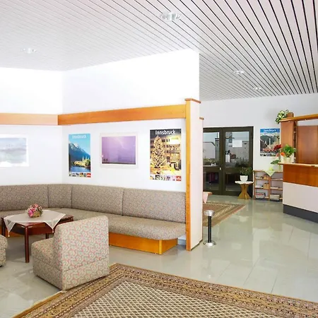 Sommerhotel Karwendel מלון