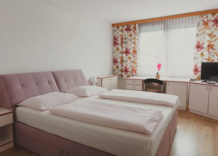 Sommerhotel Karwendel מלון אינסברוק